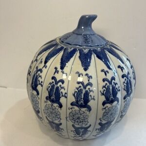 Vtg. Large Chinese Blue & White Floral Porcelain Pumpkin Shaped Ginger Jar w/Lid